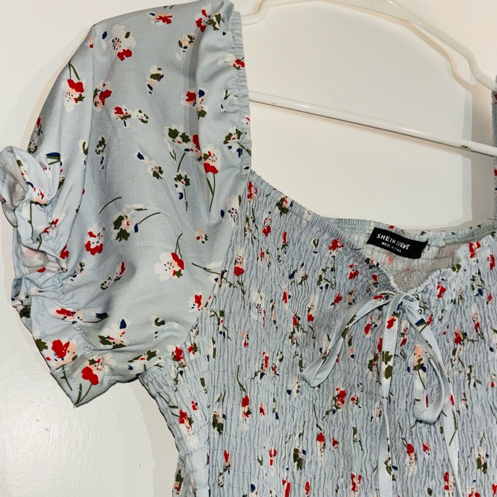 SHEIN Light Blue Floral Puff Sleeve Blouse